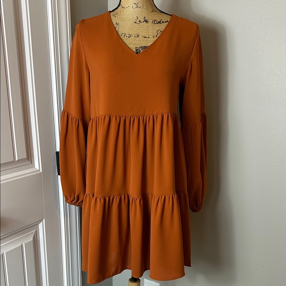 Boutine LA Rust Orange Tiered V-Neck Long Sleeve Dress - Picture 3 of 9